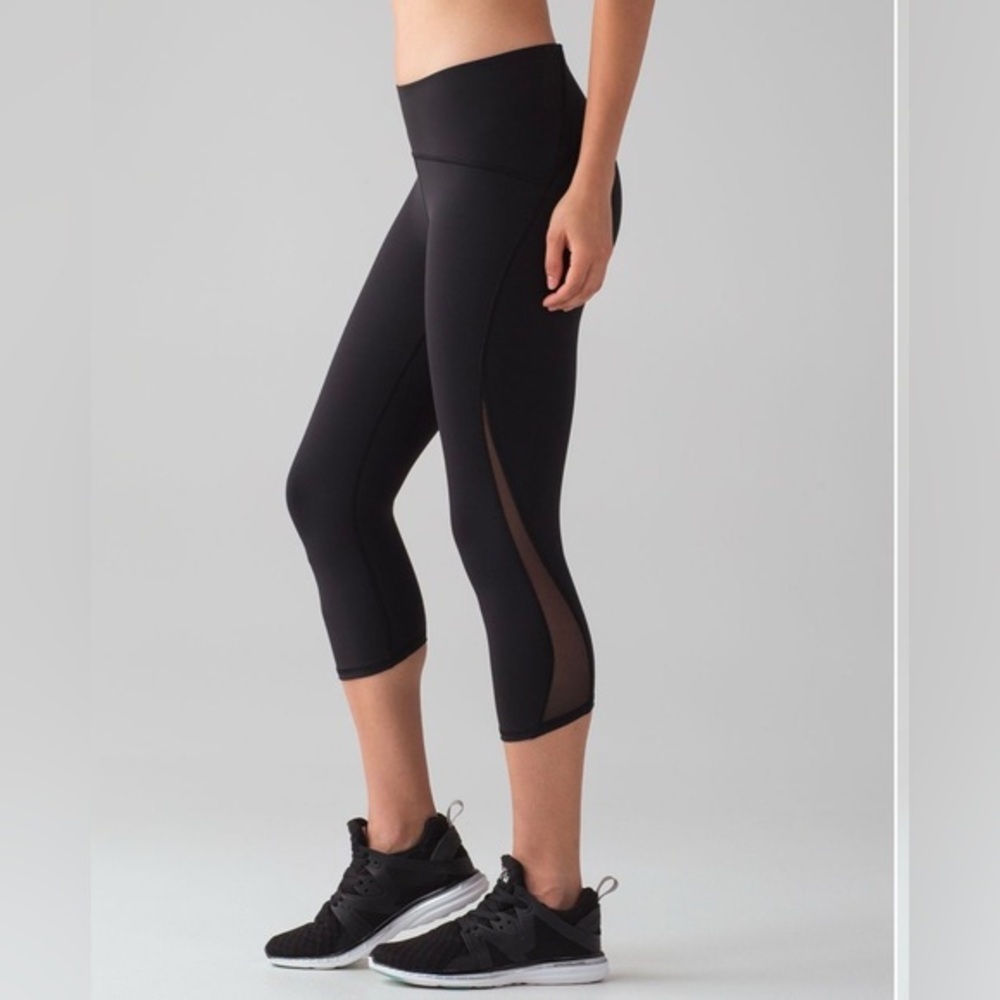 Lululemon train times crop 17” size 4